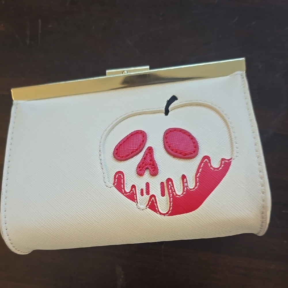 Loungefly Snow white Poison Apple wallet
